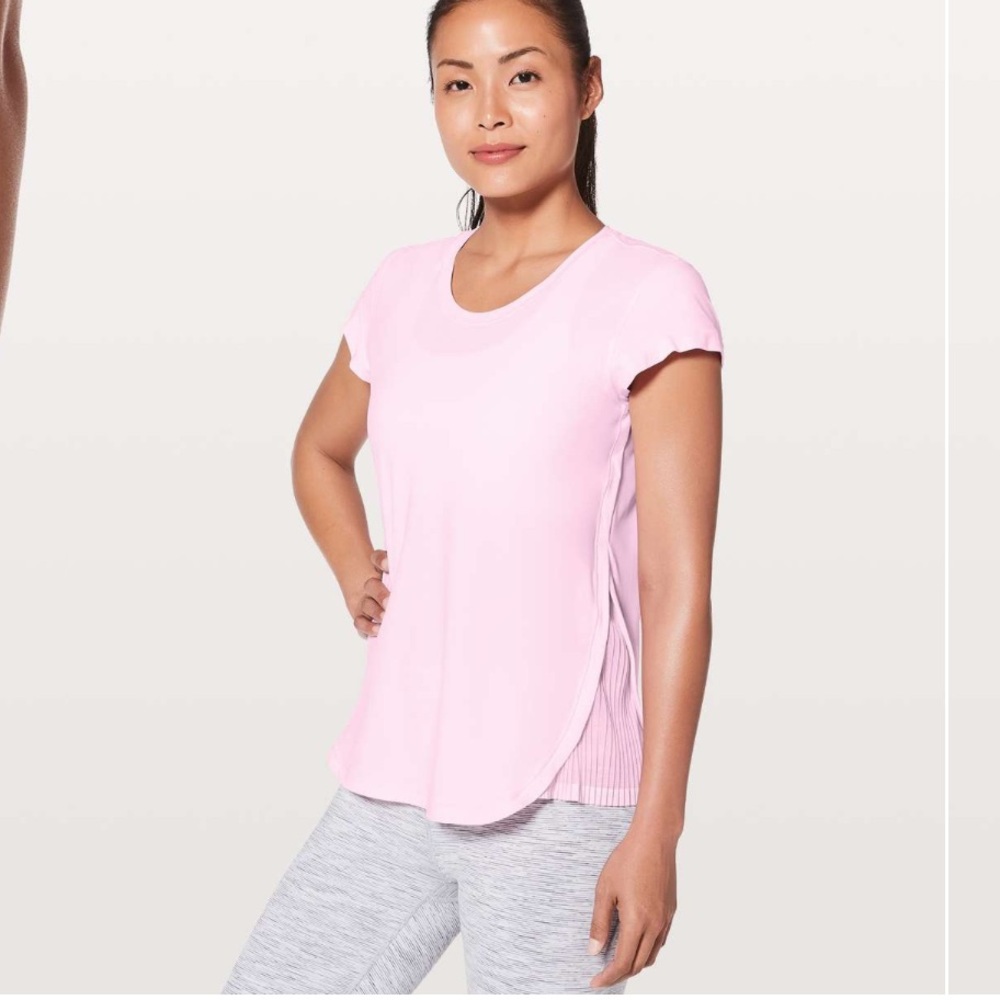Lululemon Just Pleat It Short Sleeve
Pearl Pink. Size 8.